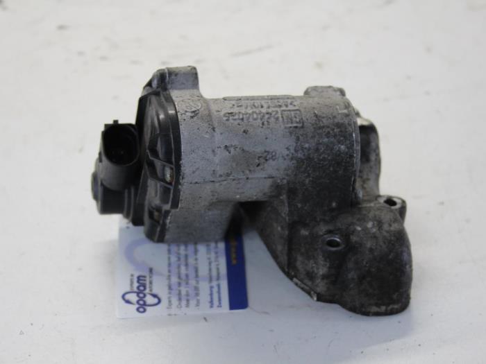 EGR valve from a Opel Signum (F48) 2.2 DGI 16V 2003