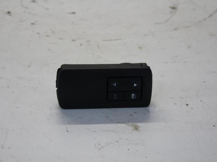 Electric window switch from a Opel Signum (F48) 2.2 DGI 16V 2003