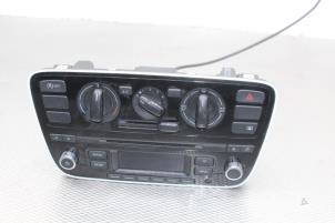 Usagé Radio/Lecteur CD Volkswagen Up! (121) 1.0 12V 60 Prix € 125,00 Règlement à la marge proposé par Gebr Opdam B.V.