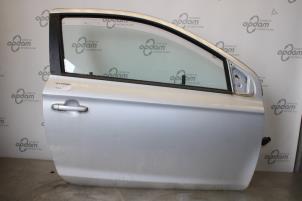 Używane Drzwi prawe wersja 2-drzwiowa Hyundai i20 1.2i 16V Cena € 150,00 Procedura marży oferowane przez Gebr Opdam B.V.
