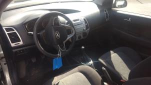 Usados Juego y módulo de airbag Hyundai i20 1.2i 16V Precio € 300,00 Norma de margen ofrecido por Gebr Opdam B.V.