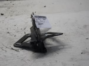 Used Bonnet Hinge Opel Vectra C GTS 2.2 DIG 16V Price on request offered by Gebr Opdam B.V.