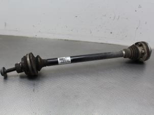 Begagnade Drivaxel, höger bak Audi A4 Avant Quattro (B8) 2.0 TDI 16V Pris € 100,00 Marginaltabell erbjuds av Gebr Opdam B.V.
