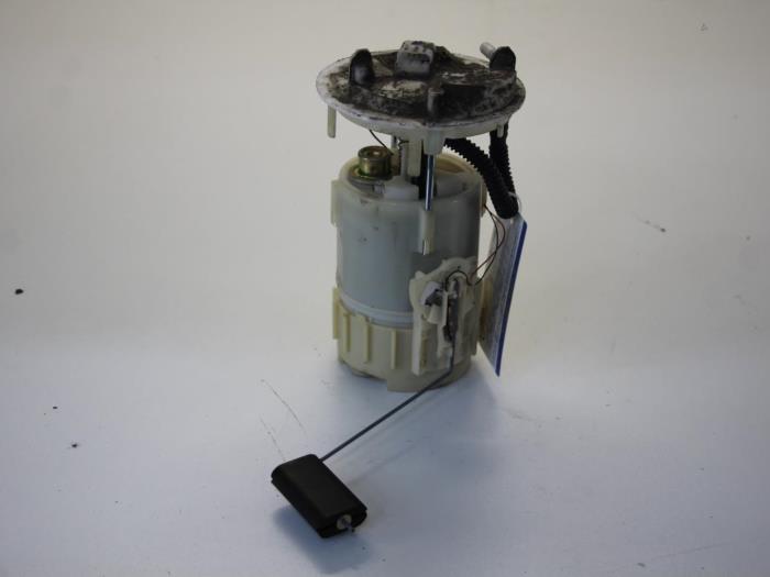 Usagé Pompe essence Renault Megane II (BM/CM) 1.6 16V Autom. Prix € 25,00 Règlement à la marge proposé par Gebr Opdam B.V.