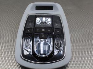 Używane Oswietlenie wewnetrzne przód Peugeot 508 (8D) 2.0 Hybrid4 16V Cena na żądanie oferowane przez Gebr Opdam B.V.