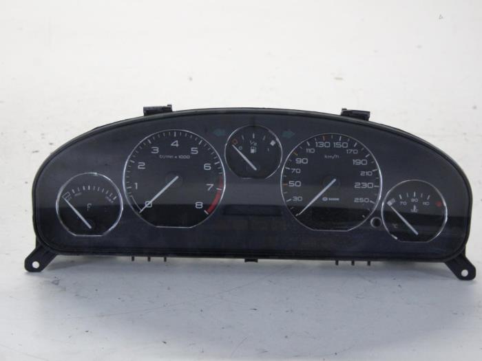 Odometer KM from a Peugeot 406 Coupé (8C) 2.0 16V 1998