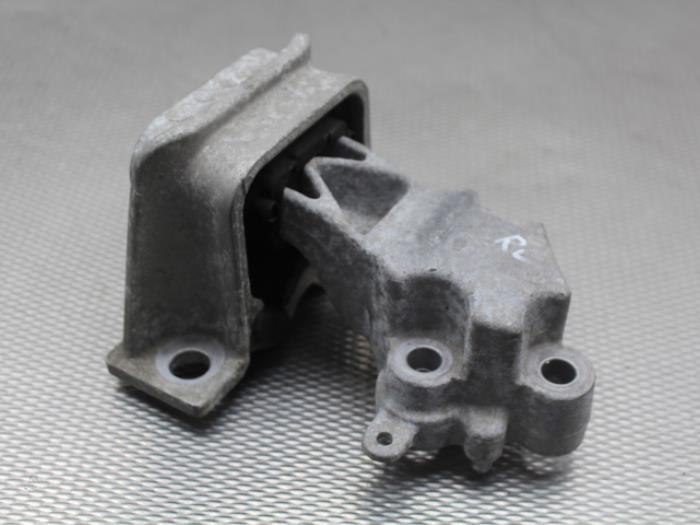 Used Engine mount Renault Twingo II (CN) 1.2 16V Price on request offered by Gebr Opdam B.V.