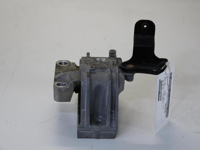 Used Engine mount Volkswagen Golf Plus (5M1/1KP) 1.4 TSI 122 16V Price € 26,00 Margin scheme offered by Gebr Opdam B.V.