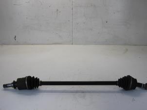 Usados Eje de transmisión derecha delante Opel Corsa D 1.3 CDTi 16V ecoFLEX Precio € 40,00 Norma de margen ofrecido por Gebr Opdam B.V.