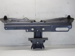 Usagé Plaque de serrure avant Renault Twingo II (CN) 1.2 16V Prix sur demande proposé par Gebr Opdam B.V.