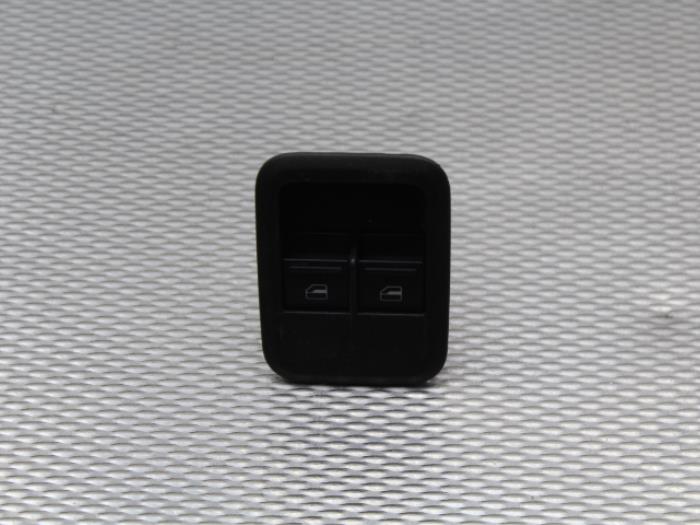 Usados Interruptor combinado de ventanillas Skoda Yeti (5LAC) 1.2 TSI 16V Precio de solicitud ofrecido por Gebr Opdam B.V.