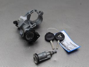 Used Ignition lock + key Mitsubishi Colt (Z2/Z3) 1.3 16V Price on request offered by Gebr Opdam B.V.