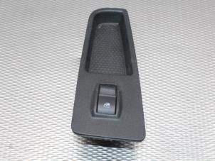 Używane Przelacznik combi okienny Fiat Grande Punto (199) 1.4 Cena na żądanie oferowane przez Gebr Opdam B.V.