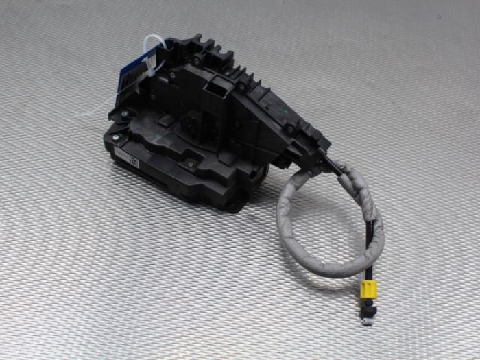 Serrure portière mécanique 4portes avant droite d'un Mercedes-Benz GLE Coupe (C292) 350d 3.0 V6 24V BlueTEC 4-Matic 2015