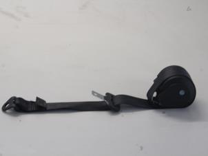 Used Rear seatbelt, centre Renault Megane II Grandtour (KM) 1.5 dCi 105 Price on request offered by Gebr Opdam B.V.