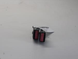 Used Rear seatbelt buckle, centre Renault Megane II Grandtour (KM) 1.5 dCi 105 Price on request offered by Gebr Opdam B.V.