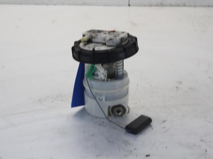 Begagnade Bensinpump Renault Twingo (C06) 1.2 Pris € 24,00 Marginaltabell erbjuds av Gebr Opdam B.V.