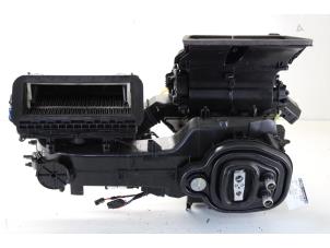 Usados Cuerpo de calefactor Volkswagen Polo VI (AW1) 1.0 TSI 12V Precio € 200,00 Norma de margen ofrecido por Gebr Opdam B.V.