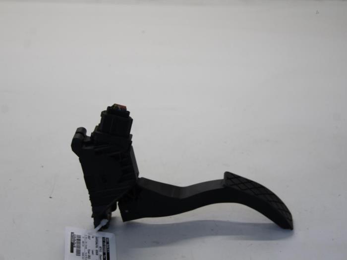 Begagnade Gaspedalsensor Volkswagen Golf VII (AUA) 2.0 GTD 16V Pris på förfrågan erbjuds av Gebr Opdam B.V.