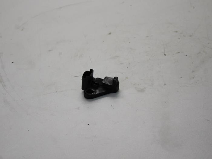 Begagnade Vevaxelsensor Ford Focus Pris € 21,00 Marginaltabell erbjuds av Gebr Opdam B.V.