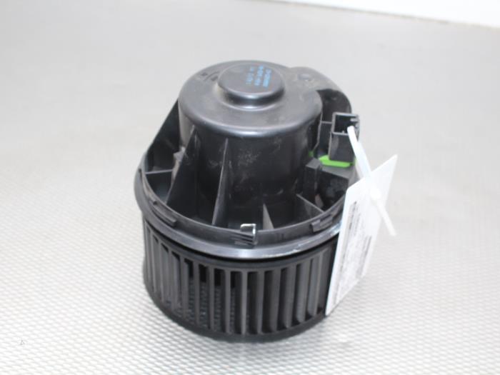 Volvo S40/V40 Heating and ventilation fan motors stock