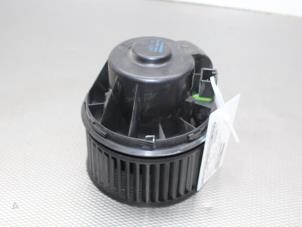 Usados Motor de ventilador de calefactor Volvo V40 (MV) 1.6 D2 Precio € 30,00 Norma de margen ofrecido por Gebr Opdam B.V.