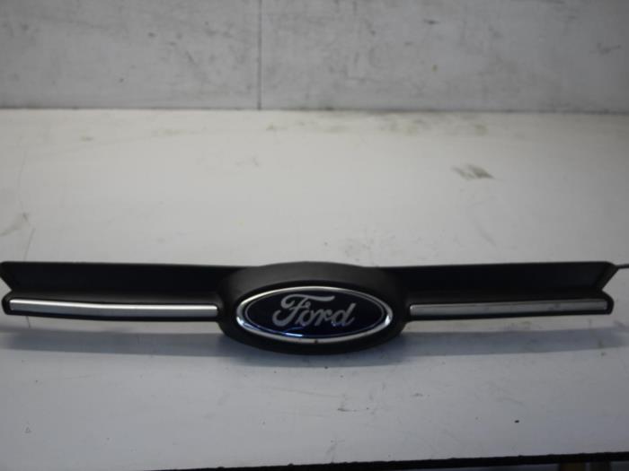 Rejilla de un Ford Focus 3 Wagon 1.0 Ti-VCT EcoBoost 12V 100 2014