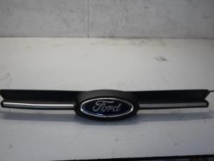 Used Grille Ford Focus 3 Wagon 1.0 Ti-VCT EcoBoost 12V 100 Price on request offered by Gebr Opdam B.V.