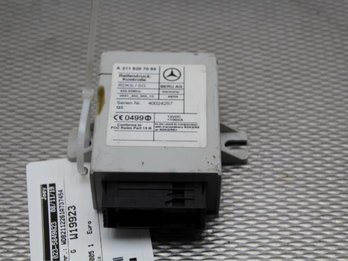 Begagnade Däcktrycksmodul Mercedes E Combi (S211) 3.2 E-320 CDI 24V Pris på förfrågan erbjuds av Gebr Opdam B.V.