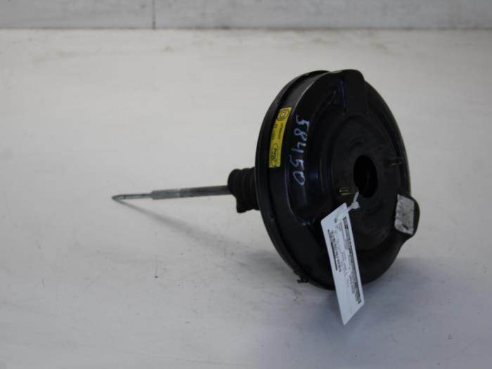 Usagé Servo frein Ford Ka I 1.3i Prix € 30,00 Règlement à la marge proposé par Gebr Opdam B.V.