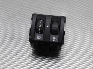 Used AIH headlight switch Renault Clio IV (5R) 0.9 Energy TCE 90 12V Price on request offered by Gebr Opdam B.V.