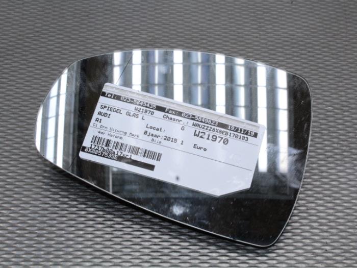 Używane Szyba lusterka lewego Audi A1 Sportback (8XA/8XF) 1.4 TFSI Cylinder on demand 16V Cena na żądanie oferowane przez Gebr Opdam B.V.