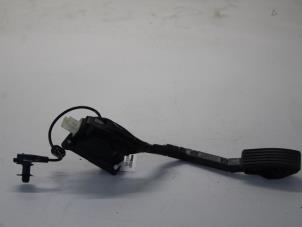 Used Throttle pedal position sensor Peugeot 407 (6D) 2.0 16V Price on request offered by Gebr Opdam B.V.