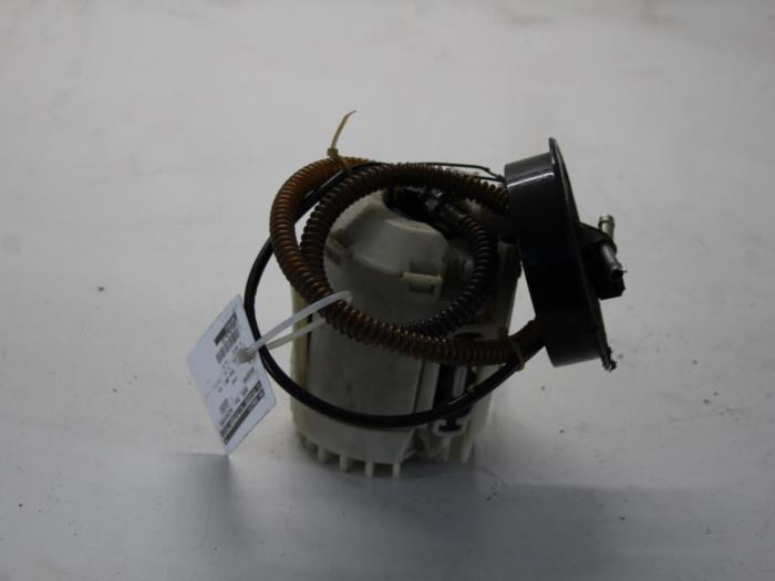 Usagé Pompe essence Volkswagen Polo III (6N1) 1.3i 55 Prix € 24,00 Règlement à la marge proposé par Gebr Opdam B.V.
