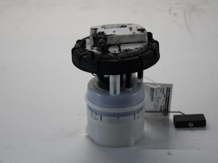 Usagé Pompe essence Citroen C5 II Berline (RC) 2.0 16V Prix € 24,00 Règlement à la marge proposé par Gebr Opdam B.V.
