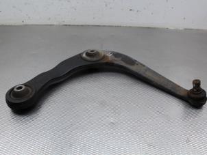 Used Front lower wishbone, right Peugeot 206+ (2L/M) 1.1 XR,XS Price on request offered by Gebr Opdam B.V.