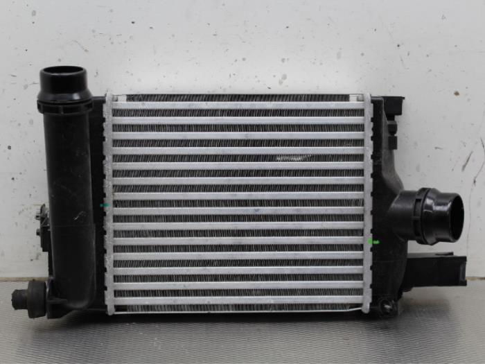 Usagé Intercooler Renault Clio IV (5R) 0.9 Energy TCE 90 12V Prix € 85,00 Règlement à la marge proposé par Gebr Opdam B.V.