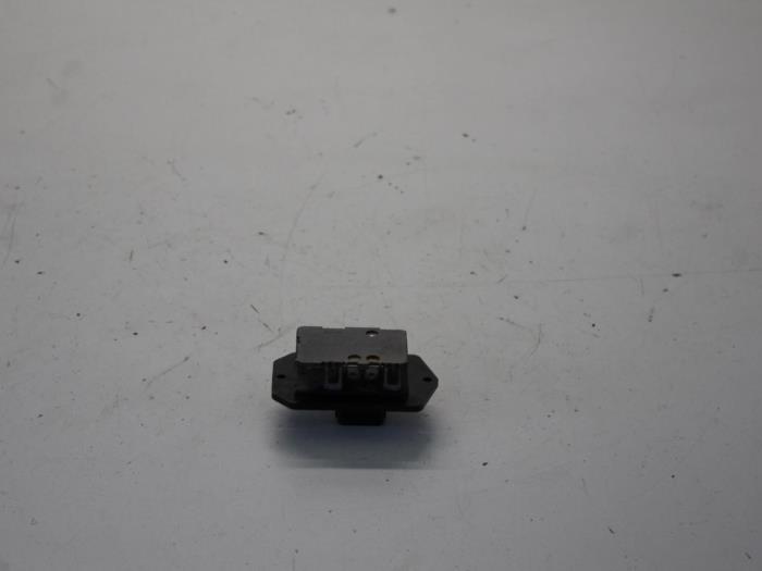 Heater resistor from a Daihatsu Cuore (L251/271/276) 1.0 12V DVVT 2008