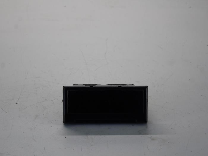 Begagnade Innerdisplay Volvo V50 (MW) 2.4 20V Pris € 30,00 Marginaltabell erbjuds av Gebr Opdam B.V.