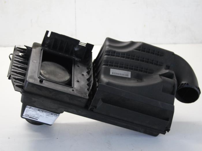 Gebrauchte Luftfiltergehäuse Volvo V50 (MW) 2.4 20V Preis € 42,00 Margenregelung angeboten von Gebr Opdam B.V.