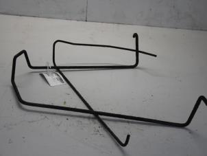 Used Spare wheel holder Peugeot 206 (2A/C/H/J/S) 1.4 XR,XS,XT,Gentry Price on request offered by Gebr Opdam B.V.