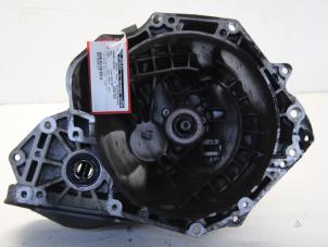 Getriebe van een Opel Tigra Twin Top 1.4 16V 2008