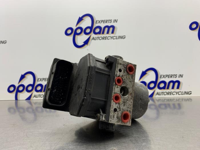 Begagnade ABS-pump Alfa Romeo 147 (937) 1.6 Twin Spark 16V Pris € 64,00 Marginaltabell erbjuds av Gebr Opdam B.V.