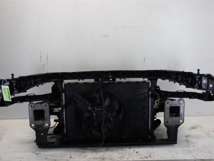 Panneau avant d'un Ford Mondeo IV Wagon 1.6 TDCi 16V 2012