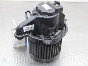 Used Heating and ventilation fan motor Renault Clio IV (5R) 0.9 Energy TCE 90 12V Price € 75,00 Margin scheme offered by Gebr Opdam B.V.