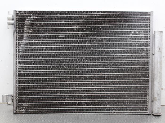 Air conditioning radiator from a Renault Clio IV (5R) 0.9 Energy TCE 90 12V 2015