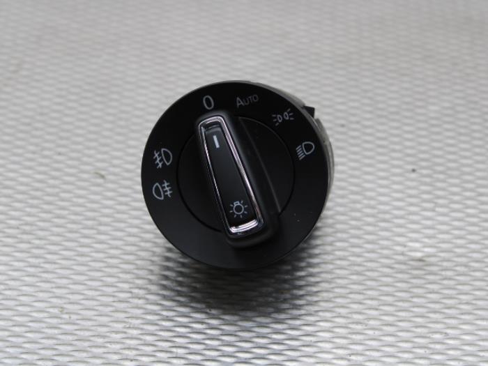 Licht Schalter van een Seat Leon (5FB) 1.6 TDI Ecomotive 16V 2013