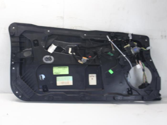Mechanizm szyby lewej przedniej wersja 2-drzwiowa z Ford Fiesta 6 (JA8) 1.25 16V 2012
