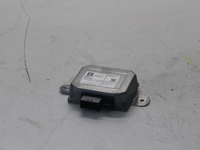 Voltage regulator from a Opel Astra J Sports Tourer (PD8/PE8/PF8) 1.7 CDTi 16V 2013