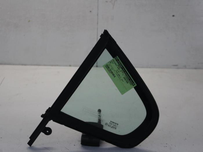 Usados Ventanilla triangular izquierda detrás Volvo S60 I (RS/HV) 2.4 20V 140 Precio de solicitud ofrecido por Gebr Opdam B.V.